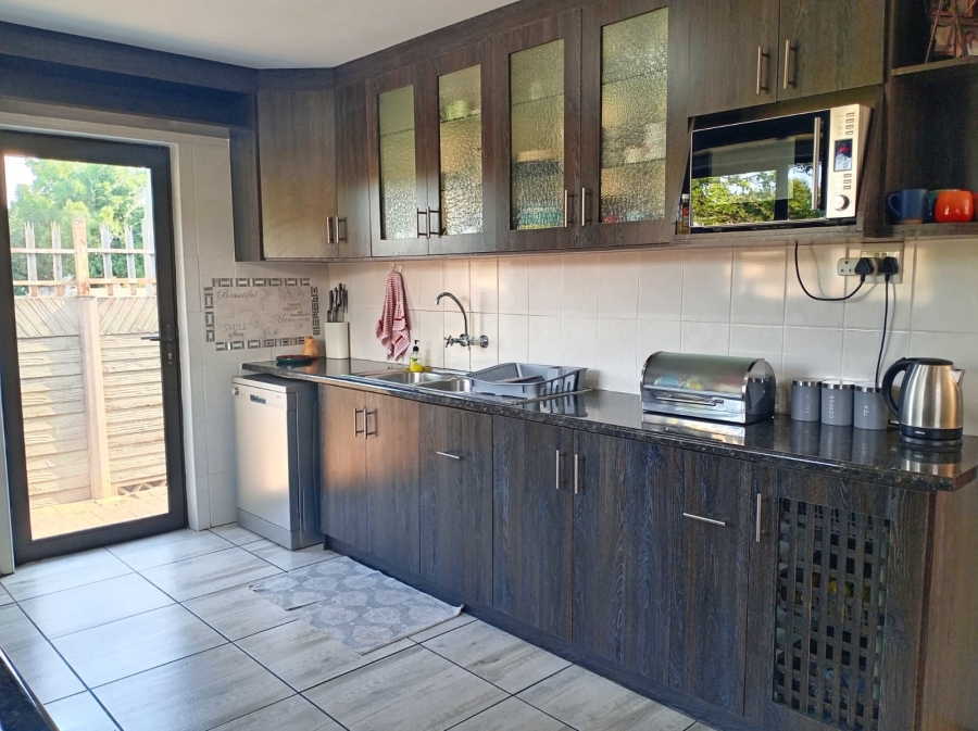 6 Bedroom Property for Sale in Secunda Mpumalanga