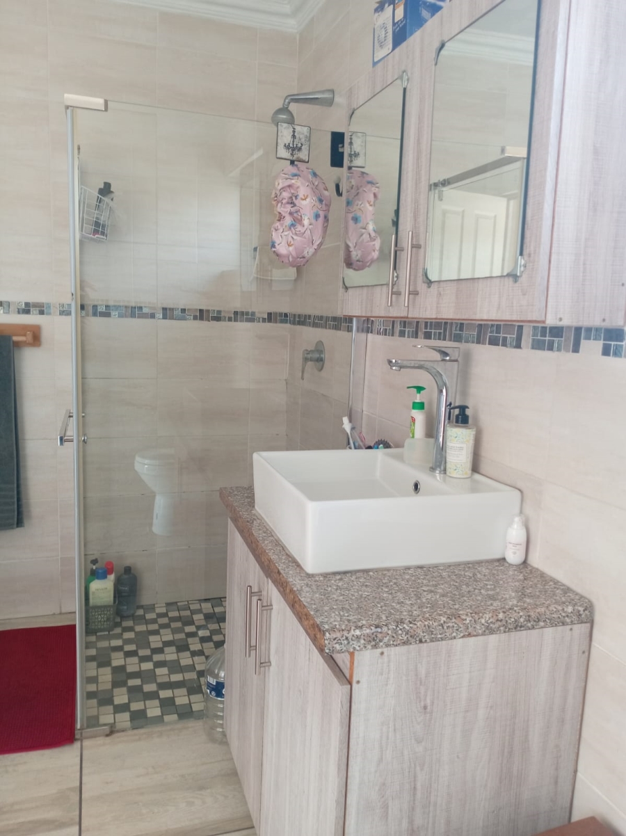 6 Bedroom Property for Sale in Secunda Mpumalanga