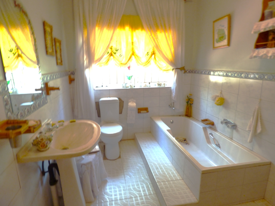 5 Bedroom Property for Sale in Rietkol AH Mpumalanga