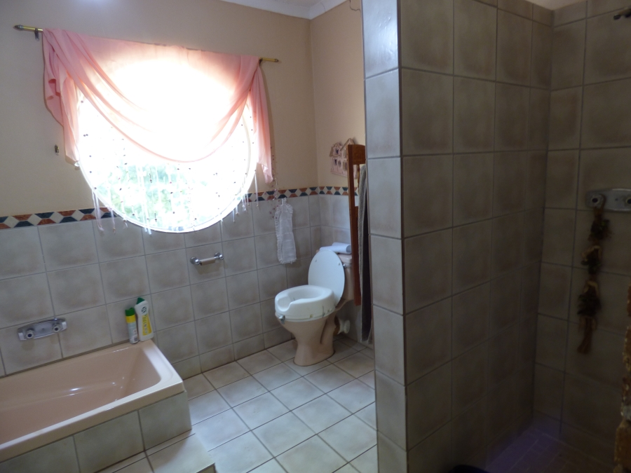 5 Bedroom Property for Sale in Rietkol AH Mpumalanga