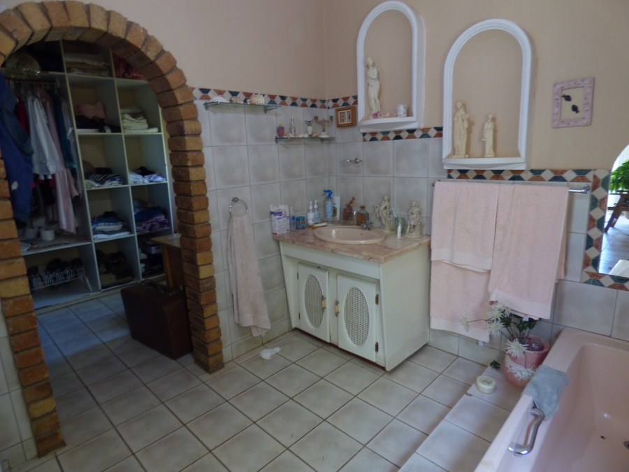 5 Bedroom Property for Sale in Rietkol AH Mpumalanga