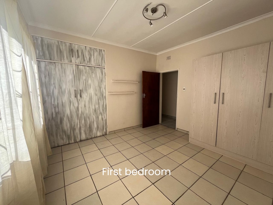 7 Bedroom Property for Sale in Eloff Mpumalanga