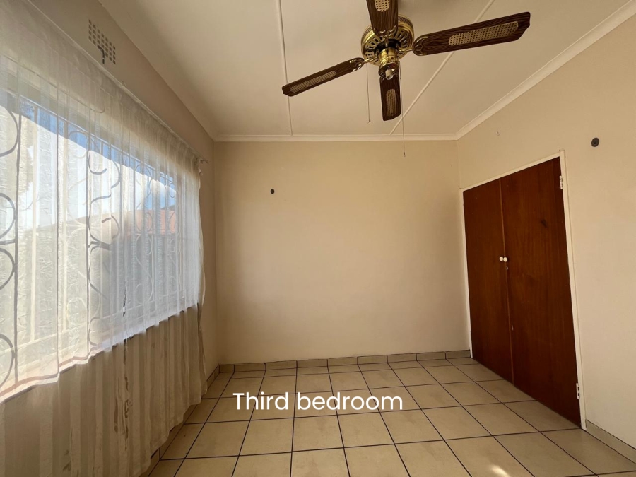 7 Bedroom Property for Sale in Eloff Mpumalanga