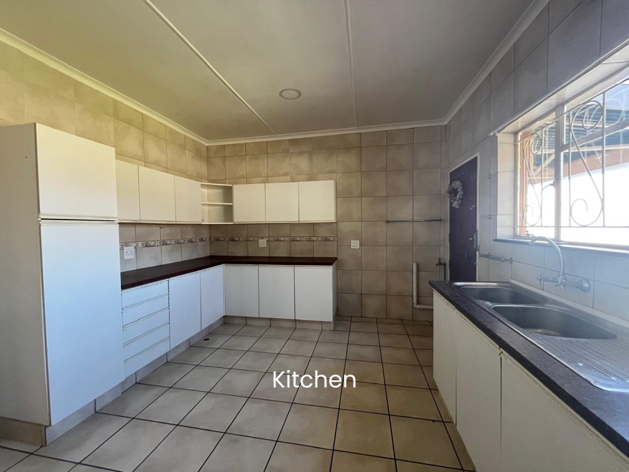 7 Bedroom Property for Sale in Eloff Mpumalanga