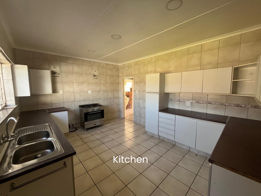 7 Bedroom Property for Sale in Eloff Mpumalanga