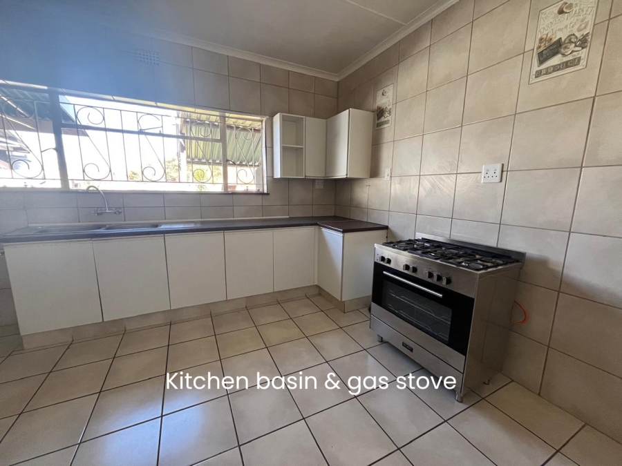 7 Bedroom Property for Sale in Eloff Mpumalanga