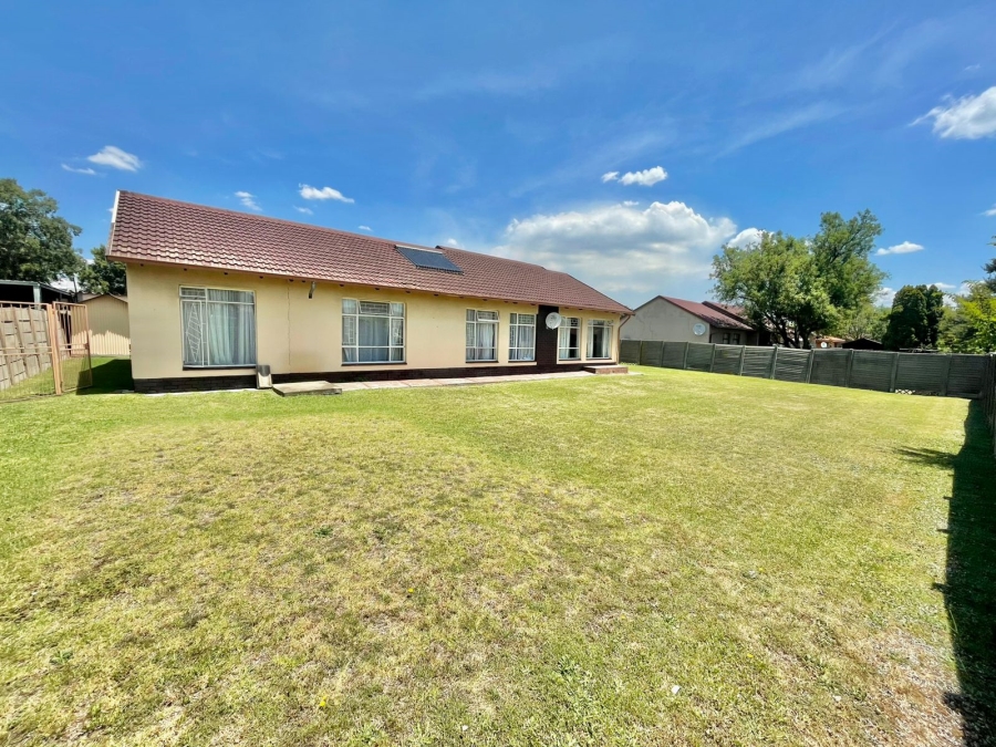 4 Bedroom Property for Sale in Kruinpark Mpumalanga