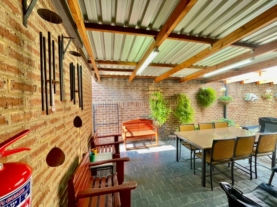 2 Bedroom Property for Sale in Terra Nova Mpumalanga