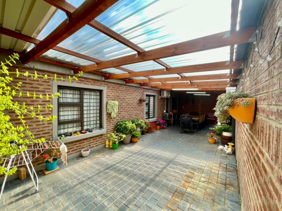 2 Bedroom Property for Sale in Terra Nova Mpumalanga