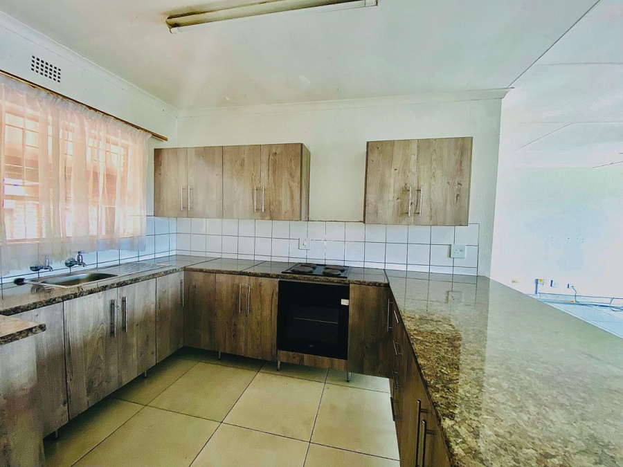 To Let 2 Bedroom Property for Rent in White River Mpumalanga