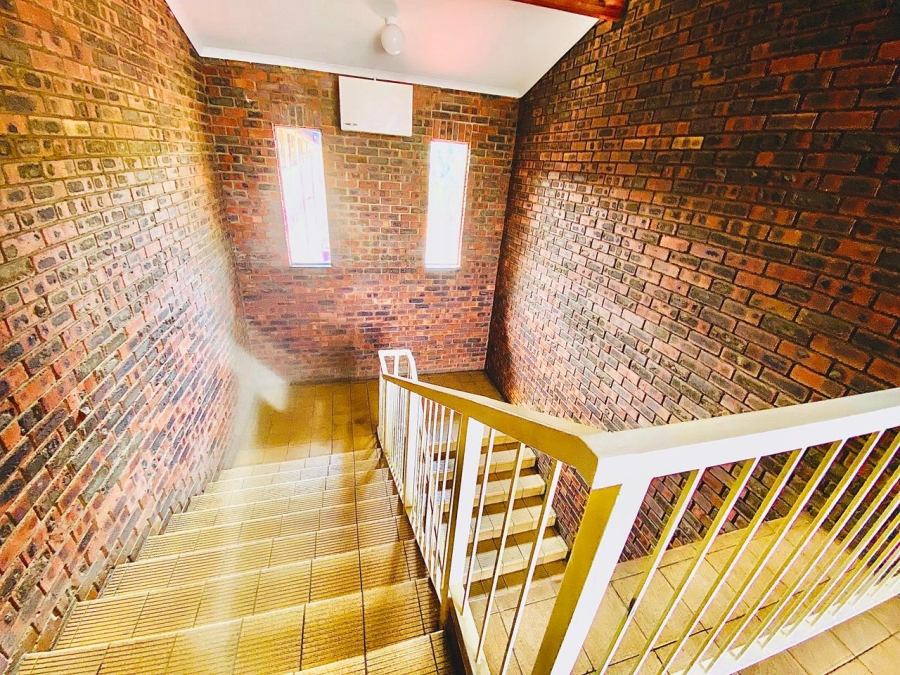 To Let 2 Bedroom Property for Rent in White River Mpumalanga