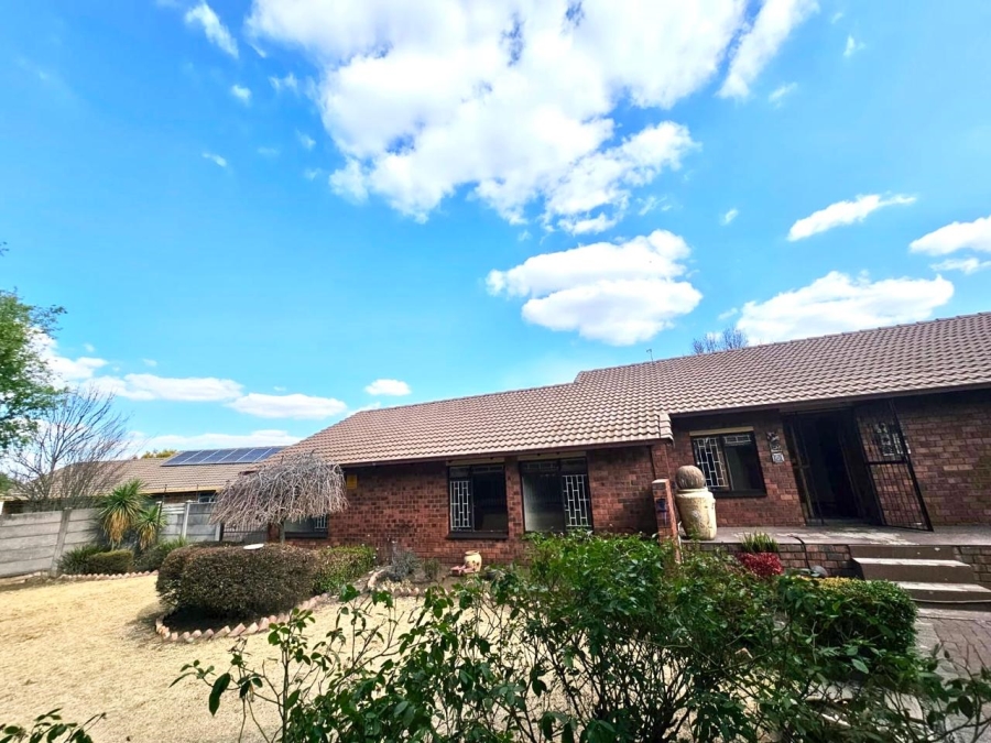 3 Bedroom Property for Sale in Noordrand Mpumalanga