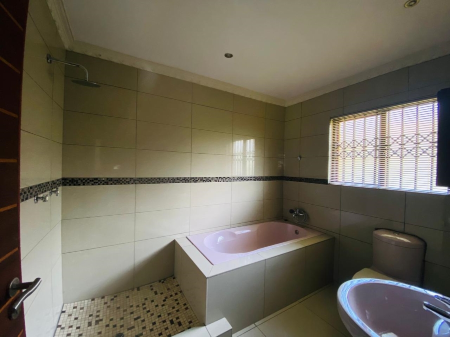 4 Bedroom Property for Sale in Elawini Lifestyle Estate Mpumalanga