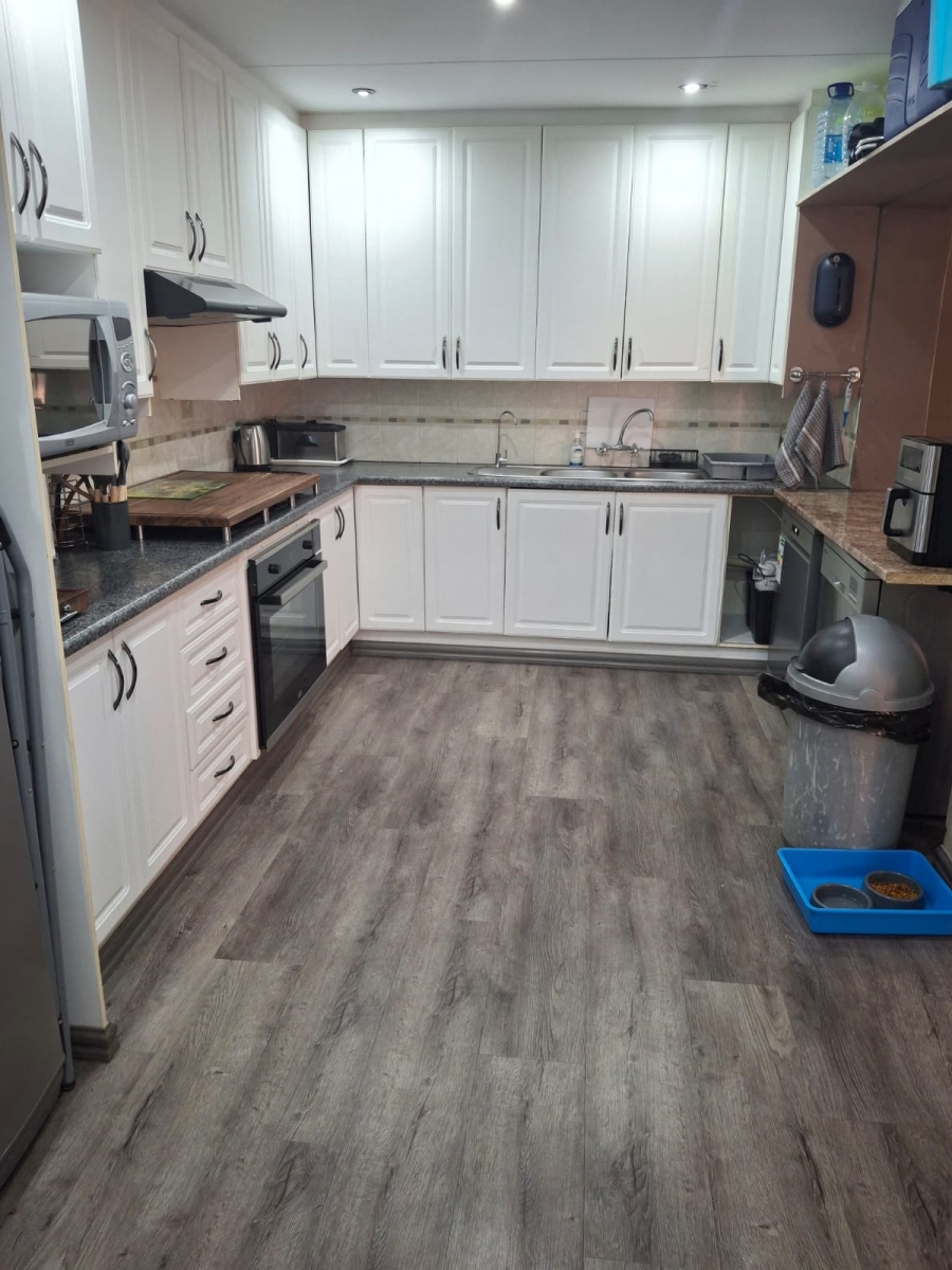 5 Bedroom Property for Sale in Secunda Mpumalanga