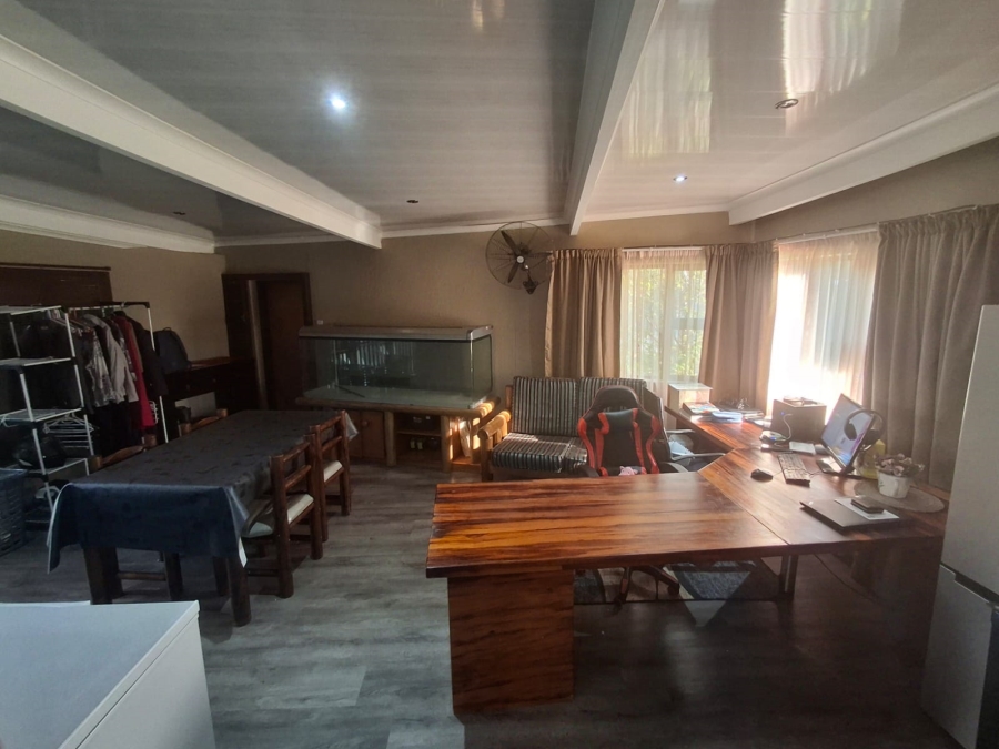 5 Bedroom Property for Sale in Secunda Mpumalanga