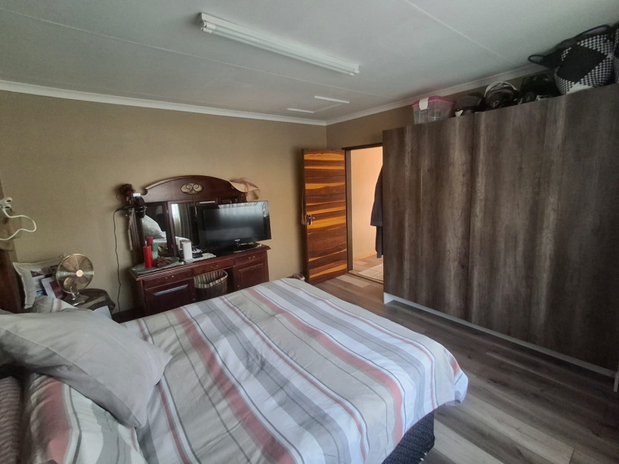 5 Bedroom Property for Sale in Secunda Mpumalanga