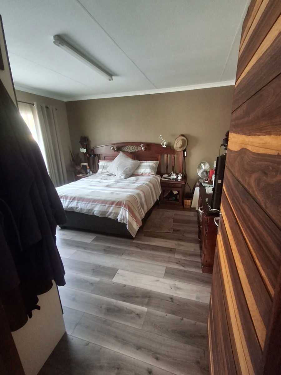 5 Bedroom Property for Sale in Secunda Mpumalanga