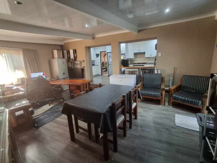 5 Bedroom Property for Sale in Secunda Mpumalanga