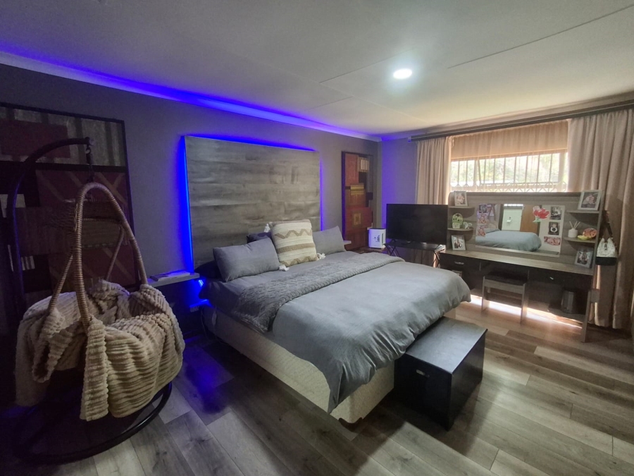 5 Bedroom Property for Sale in Secunda Mpumalanga