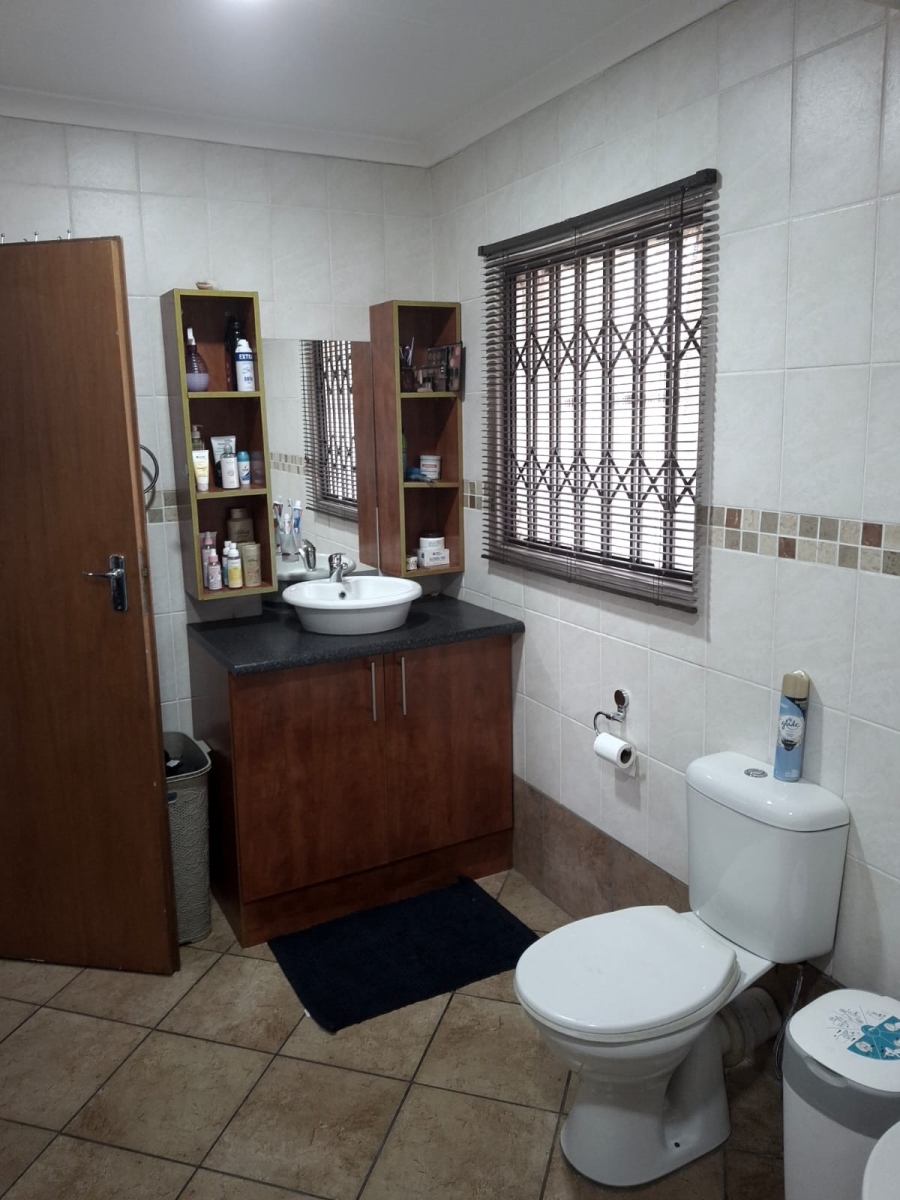 5 Bedroom Property for Sale in Secunda Mpumalanga