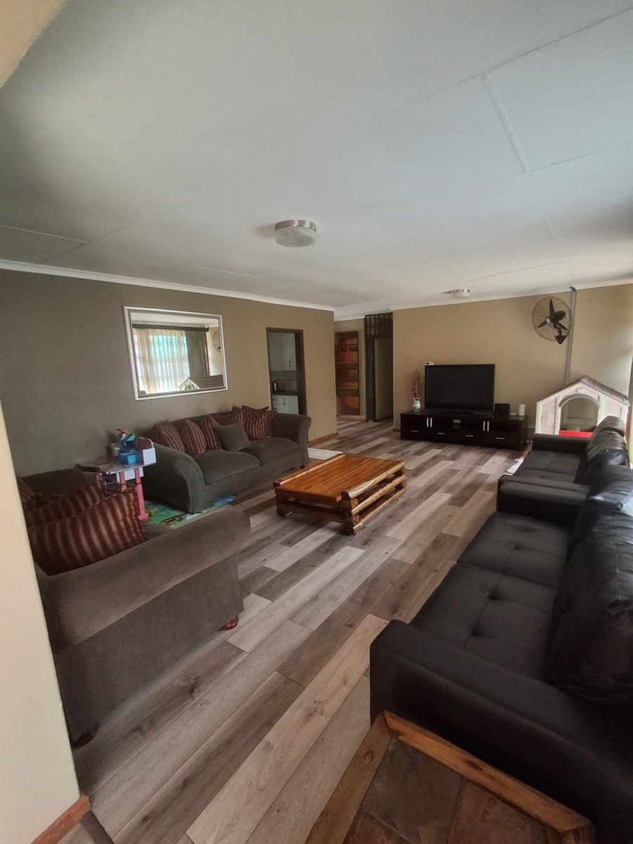 5 Bedroom Property for Sale in Secunda Mpumalanga