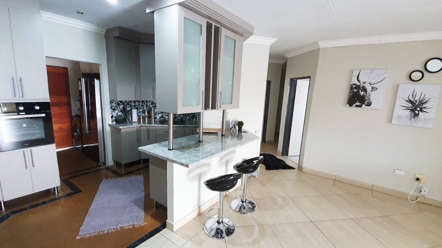 5 Bedroom Property for Sale in Stonehenge Ext 1 Mpumalanga