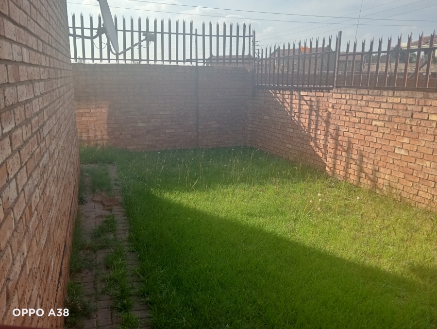 To Let 3 Bedroom Property for Rent in Ben Fleur Mpumalanga