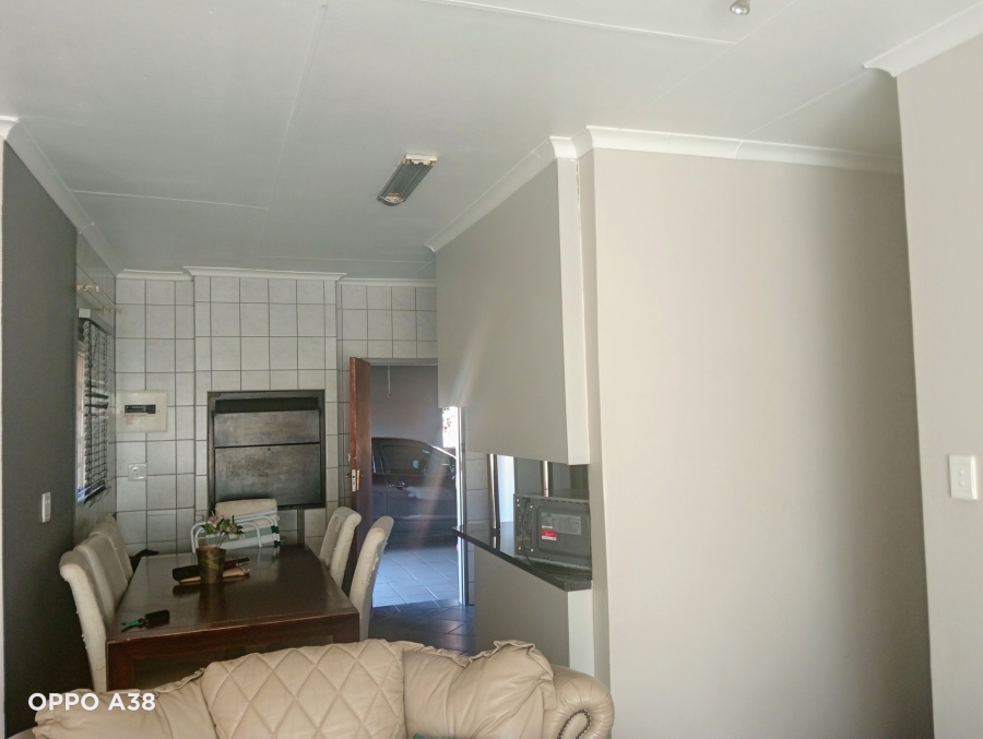 To Let 3 Bedroom Property for Rent in Ben Fleur Mpumalanga