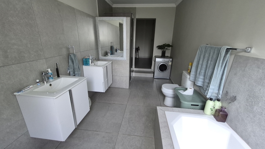 4 Bedroom Property for Sale in Del Judor Ext 4 Mpumalanga