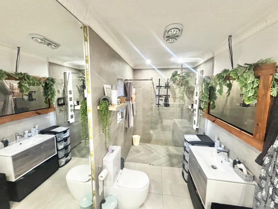 3 Bedroom Property for Sale in Cosmosrand Mpumalanga