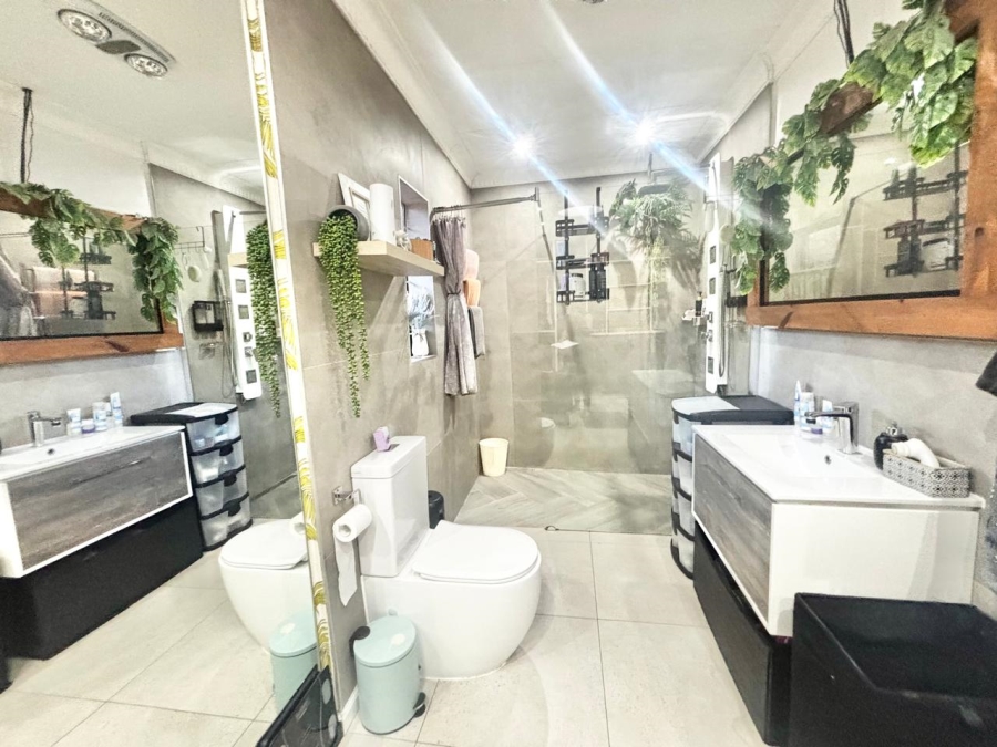 3 Bedroom Property for Sale in Cosmosrand Mpumalanga