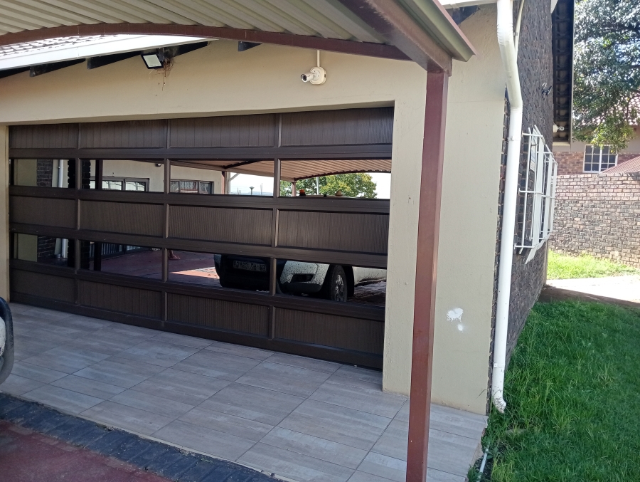To Let 3 Bedroom Property for Rent in Reyno Ridge Mpumalanga