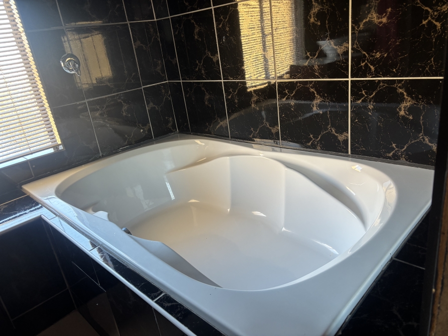 5 Bedroom Property for Sale in Reyno Ridge Mpumalanga