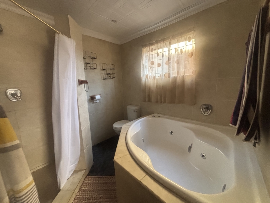 5 Bedroom Property for Sale in Reyno Ridge Mpumalanga
