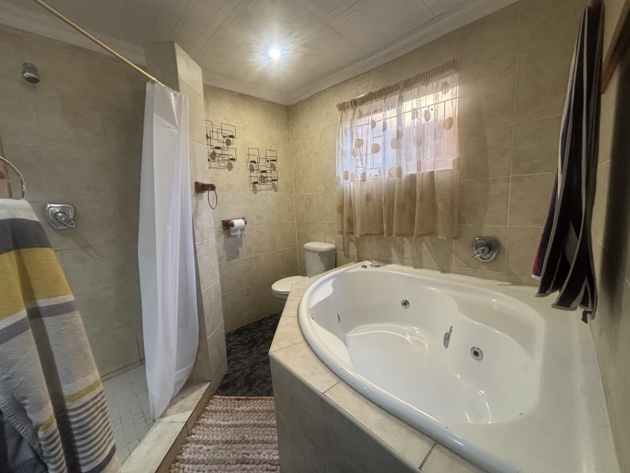 5 Bedroom Property for Sale in Reyno Ridge Mpumalanga