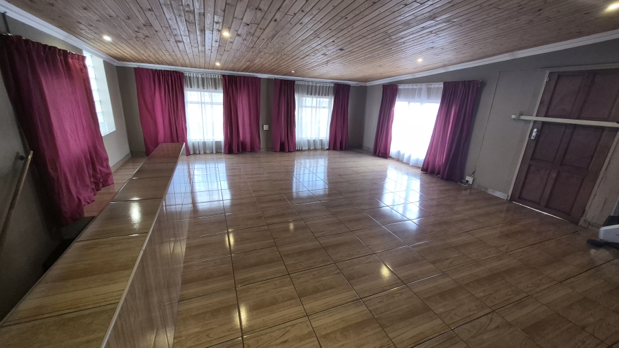 5 Bedroom Property for Sale in Reyno Ridge Mpumalanga