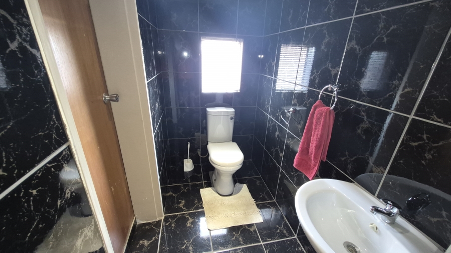 5 Bedroom Property for Sale in Reyno Ridge Mpumalanga