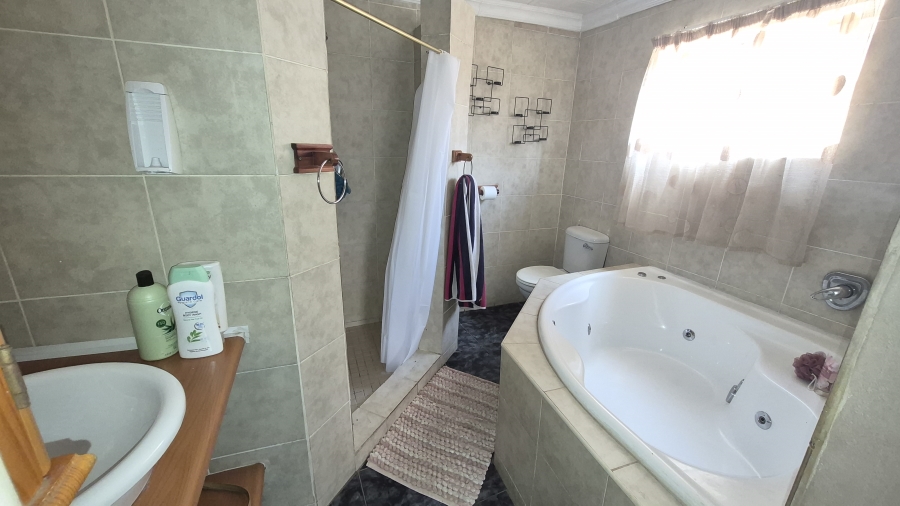 5 Bedroom Property for Sale in Reyno Ridge Mpumalanga