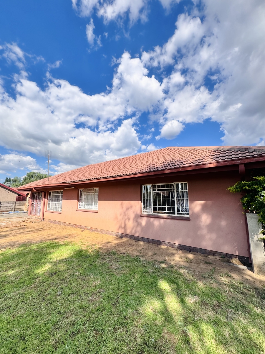 4 Bedroom Property for Sale in Tasbet Park Ext 3 Mpumalanga