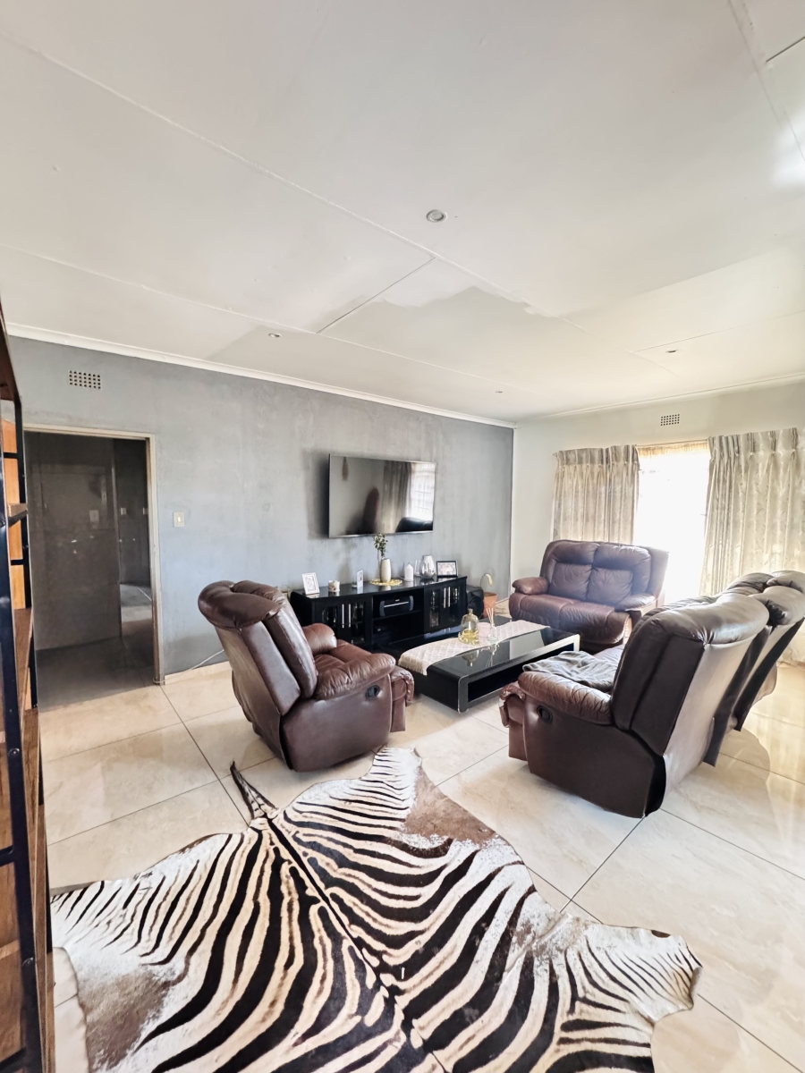 4 Bedroom Property for Sale in Tasbet Park Ext 3 Mpumalanga