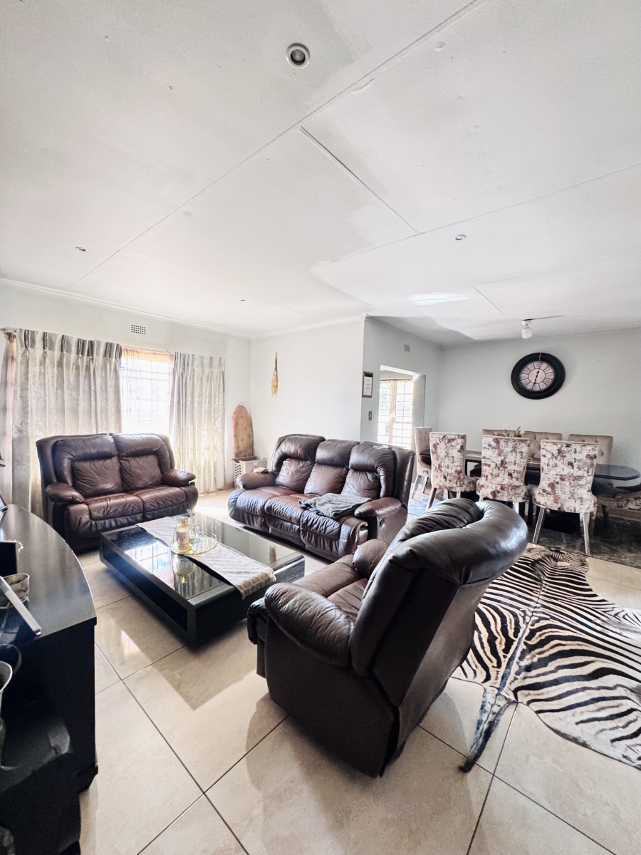 4 Bedroom Property for Sale in Tasbet Park Ext 3 Mpumalanga