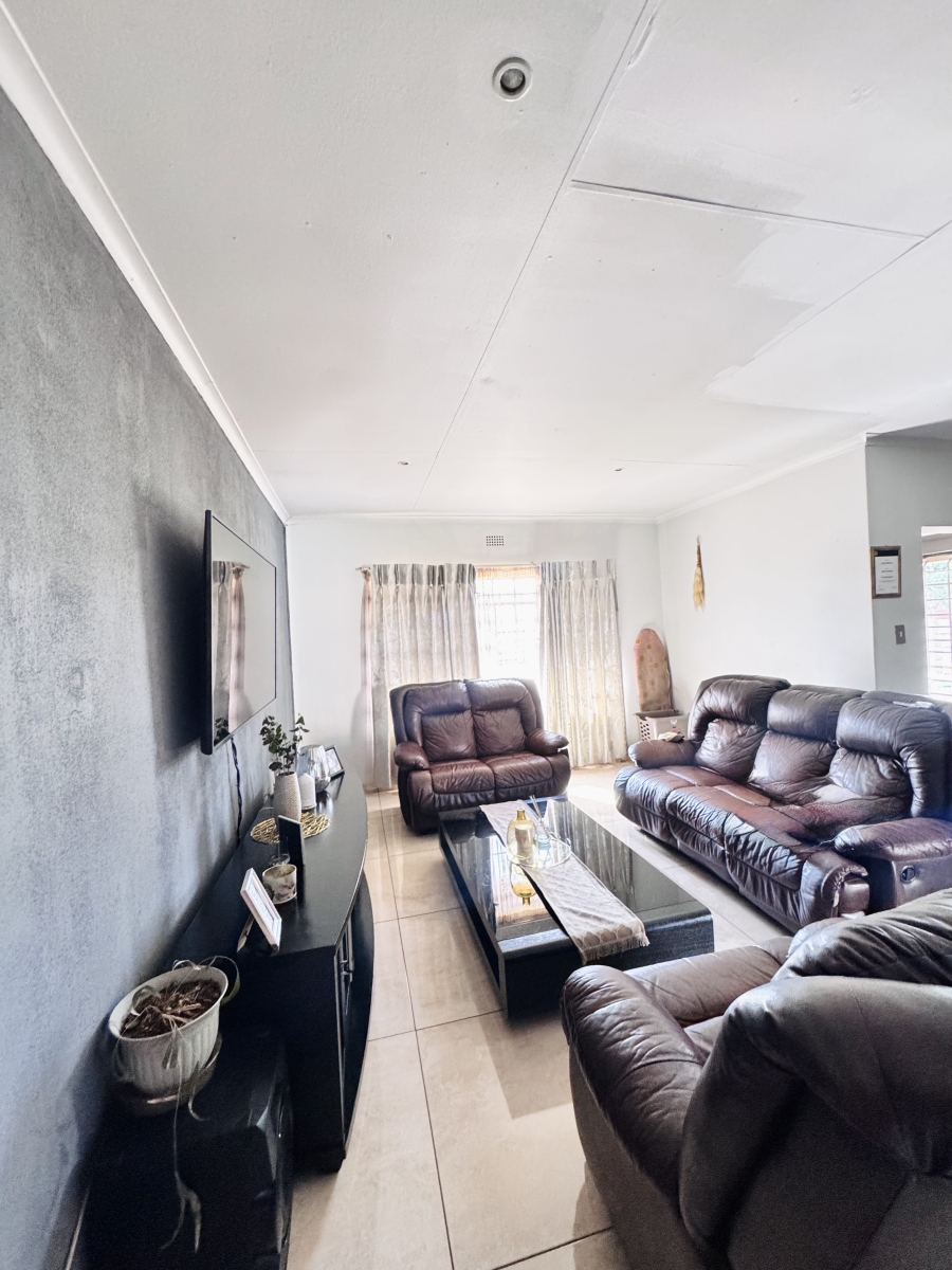 4 Bedroom Property for Sale in Tasbet Park Ext 3 Mpumalanga