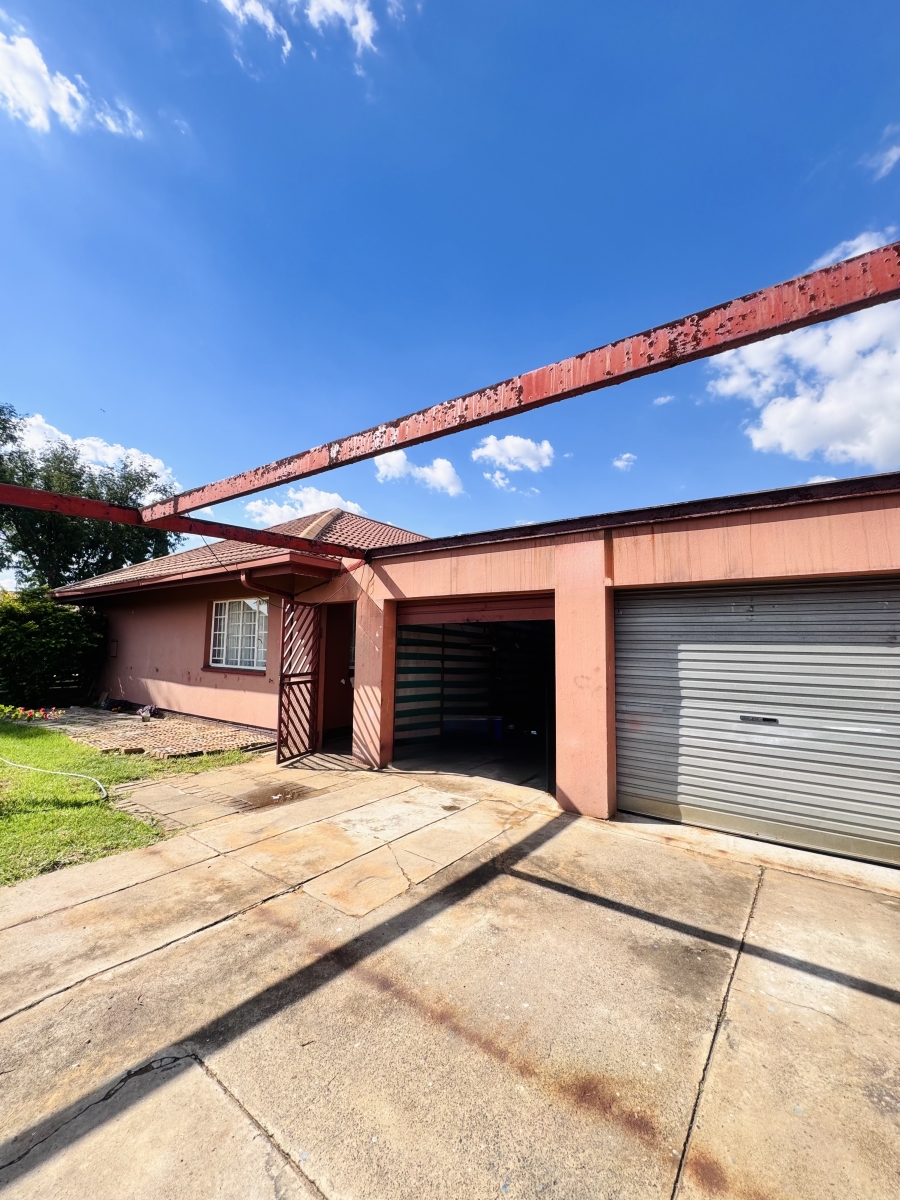 4 Bedroom Property for Sale in Tasbet Park Ext 3 Mpumalanga