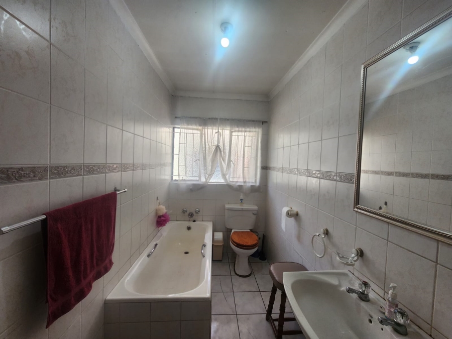 4 Bedroom Property for Sale in West Acres Ext 4 Mpumalanga