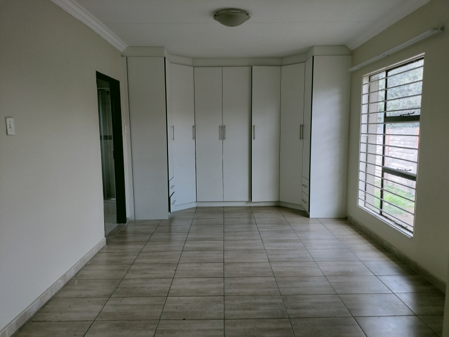 6 Bedroom Property for Sale in Tasbet Park Ext 2 Mpumalanga