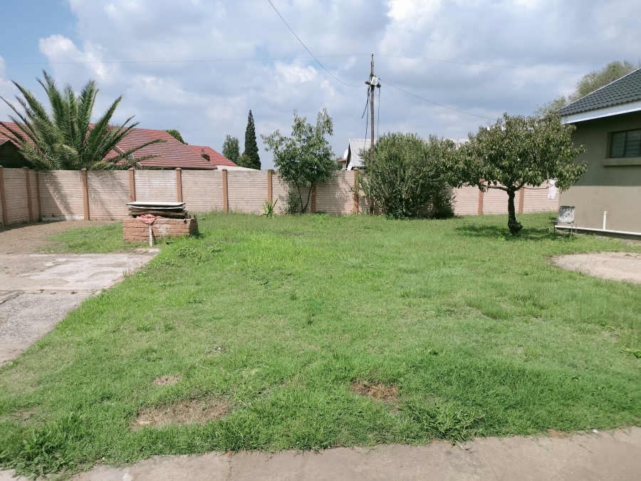 6 Bedroom Property for Sale in Tasbet Park Ext 2 Mpumalanga