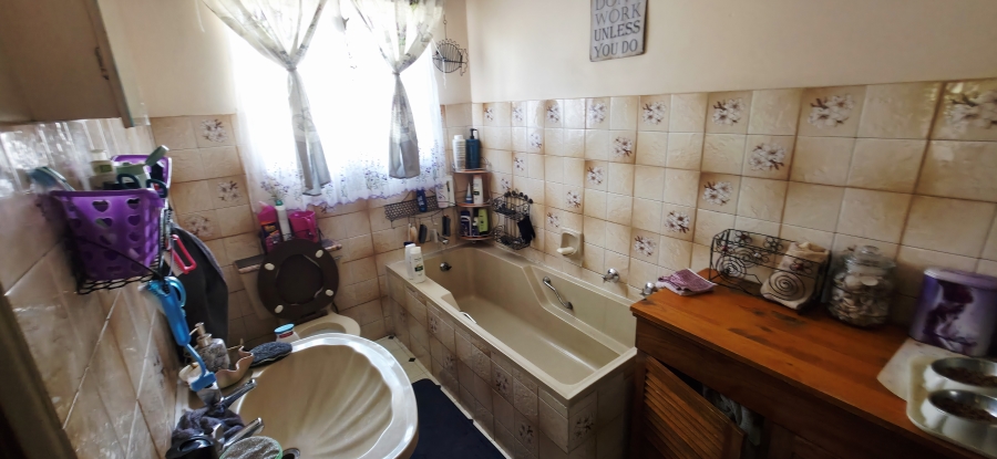 3 Bedroom Property for Sale in Witbank Ext 8 Mpumalanga