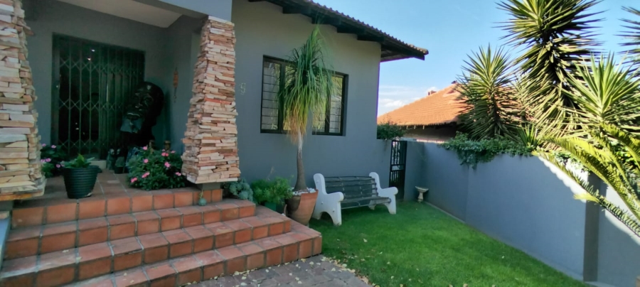 To Let 3 Bedroom Property for Rent in Ben Fleur Mpumalanga