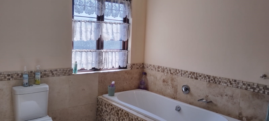 To Let 3 Bedroom Property for Rent in Ben Fleur Mpumalanga