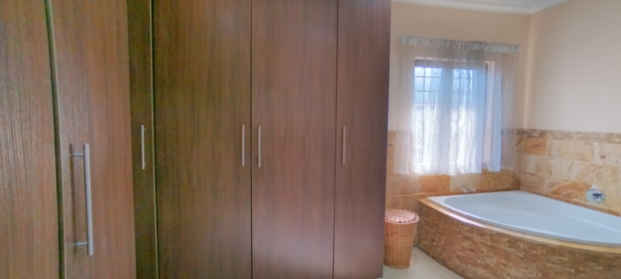 To Let 3 Bedroom Property for Rent in Ben Fleur Mpumalanga